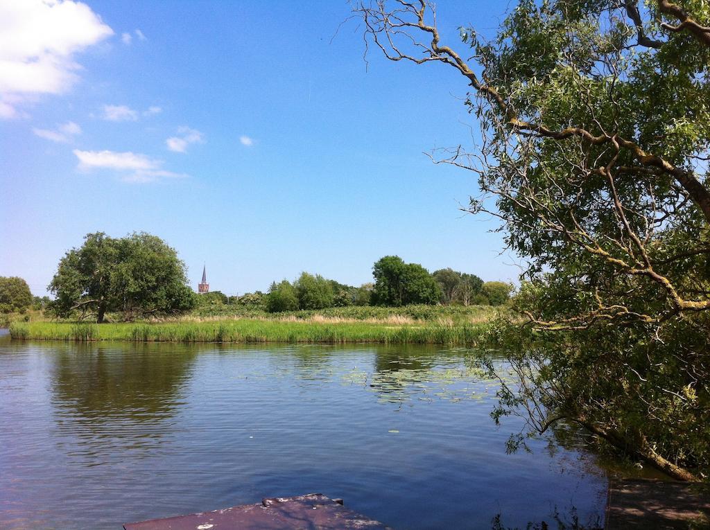 De Groote Wijzend Hotel Lutjebroek Buitenkant foto