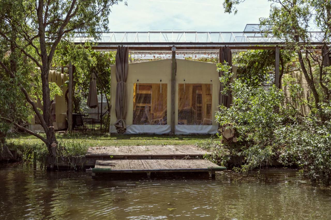 De Groote Wijzend Hotel Lutjebroek Buitenkant foto